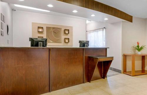 Florida Center Hotel | Comfort Suites Near Universal Orlando Resort