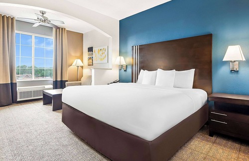Little Woods Hotel | Comfort Suites New Orleans East