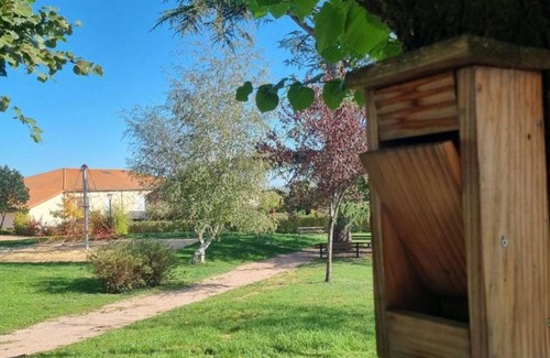 Saint-Andre-dʼApchon Cottage | Comfortable rural cottage in St-André-d'Apchon