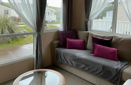 St Leonards-On-Sea House | Comfortable 3-Bed Caravan - Combe Haven