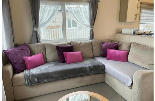 St Leonards-On-Sea House | Comfortable 3-Bed Caravan - Combe Haven