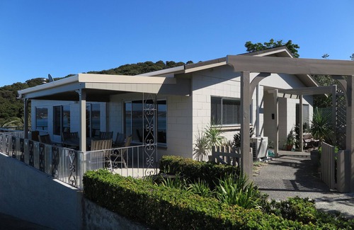 Russell House | Comfortable 3 bed-roomed home with harbour views. Hear kiwi at night!
