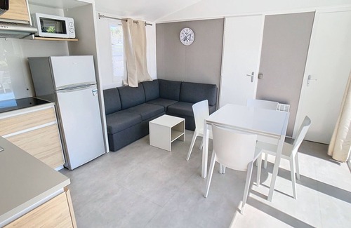 Jullouville-les-Pins House | Comfortable 3-Bedroom Mobile Home with Heated Pool, 200m from Beach, Jullouville