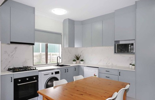 Oberon House | Comfortable and Cosy 3 Bedroom Home