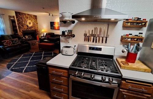 Angel Fire Condo | Comfortable and cozy retreat with Free ski shuttle