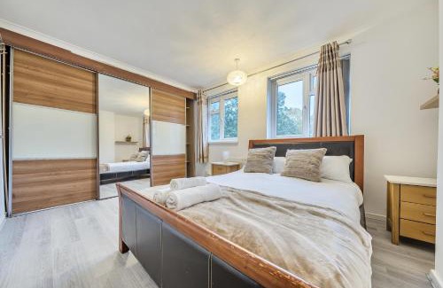 Greenwich West Apartment | Comfortable and Modern 2-Bedroom Greenwich Apartment