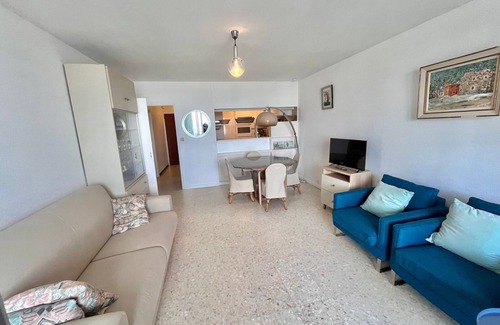 Le Grau-Du-Roi Apartment | Comfortable apartment with pool by the sea