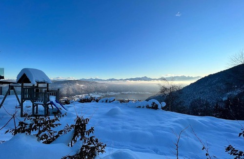 Bodensdorf House | Comfortable Apartment in Winkl Ossiachberg with Generous Garden and Wonderful View