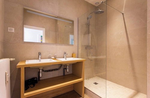 Quartier Sainte-Marguerite Apartment | Comfortable apartment - 3BR/10P - Nation