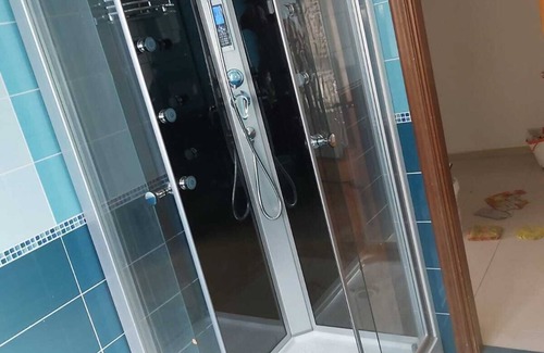 Vittoria Apartment | Comfortable apartment with whirlpool shower