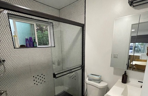 Eagle Rock Cottage | Comfortable Back House in Highland Park
