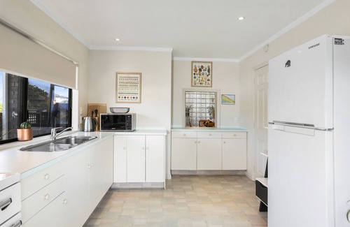 Papamoa Beach Apartment | Comfortable beach apartment, close to the water