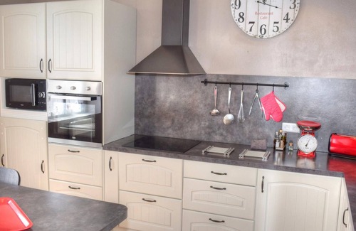 Sennevieres Cottage | Comfortable cottage near Montrésor with wifi and garden