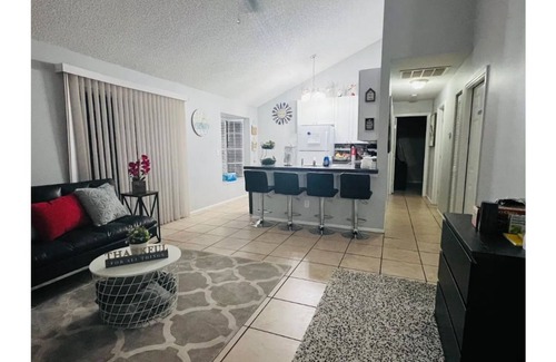 Lake St. George Villa | Comfortable, Cozy & Peaceful Home Close to Beach