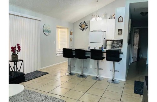 Lake St. George Villa | Comfortable, Cozy & Peaceful Home Close to Beach