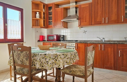 Dajla Apartment | Comfortable, dog-friendly apartment with private balcony, washing machine, WiFi