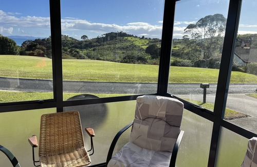 Cable Bay House | Comfortable family bach at Coopers Beach