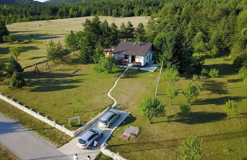 Rudanovac House | Comfortable house on a big plot of land near the Plitvice Lakes