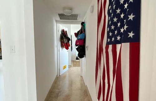 Downtown Miami House | Comfortable room in the Brickell City Center area