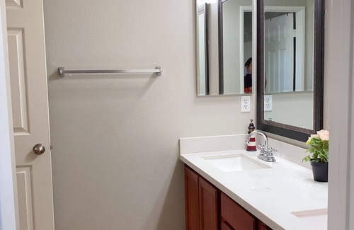 Eastvale House | Comfortable Rooms #201 In A House: Queen Bed + Free WiFi + Work Desk