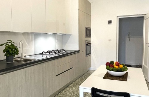 Municipio 2 Apartment | COMFORTABLE ROOMS, MODERN APARTMENT A FEW MINUTES FROM THE HISTORIC CENTER