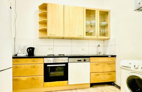 Grinzing Apartment | Comfortable Shared Room | FAC Platz Nearby