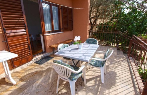 Fazana Apartment | Comfortable stay in Fažana with outdoor space