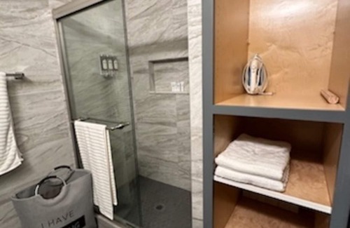 Sacramento Apartment | Comfortable studio #2 with WiFi and AC in charming Sacramento
