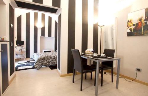 Piazza Apartment | Comfortable studio in Piazza, 30 m², fireplace & balcony