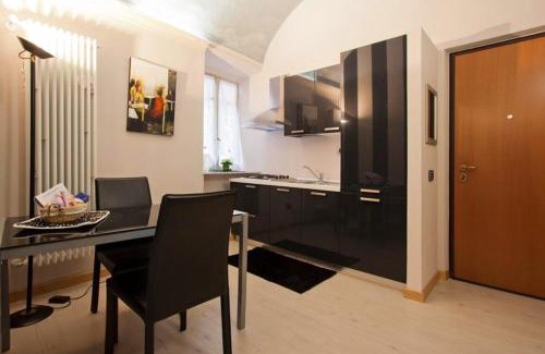 Piazza Apartment | Comfortable studio in Piazza, 30 m², fireplace & balcony