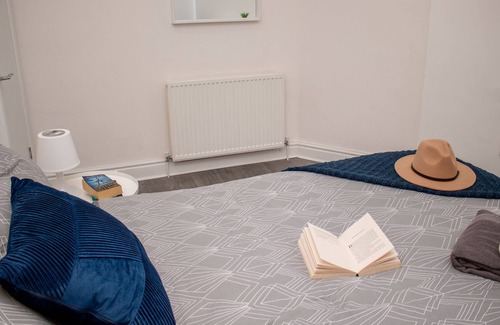 Liverpool House | Comfortable Urban Lodging