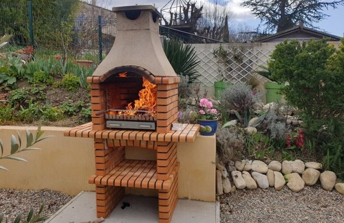 Entrechaux Villa | Comfortable villa, 300 m from shops, 5 kms from Vaison la romaine