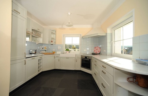 Wiselka Villa | Comfortable villa for 6 people with lake view and beautiful garden