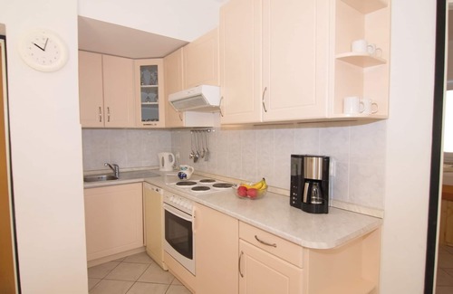 Brulo Apartment | Comfortably furnished apartment, 300 m to the beach