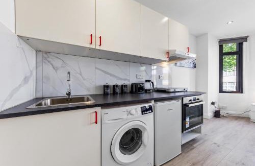 West Hendon Apartment | Comfy 1BDR - 30mins to CENTRAL LDN - Parking