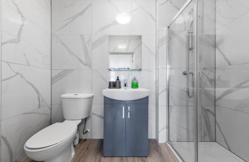 West Hendon Apartment | Comfy 1BDR - 30mins to CENTRAL LDN - Parking