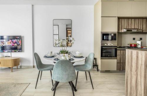 Jumeirah Village Apartment | Comfy 1BR w Cinema Room Business Centre Pool Table and Sauna