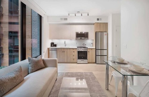 NoMa Hotel | Comfy 1BR with Pool, Gym & Dining Just Around the Corner