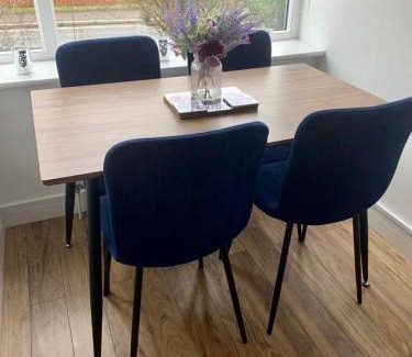 Wareham House | Comfy 2 bed house located at Wareham train station