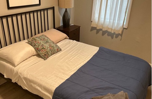 Windsor Park Apartment | Comfy 2Beds/1Bath in Near Eastside/Indy