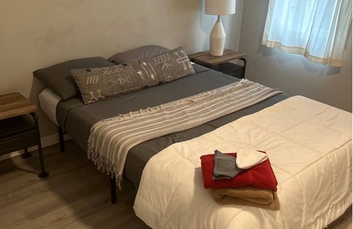 Windsor Park Apartment | Comfy 2Beds/1Bath in Near Eastside/Indy