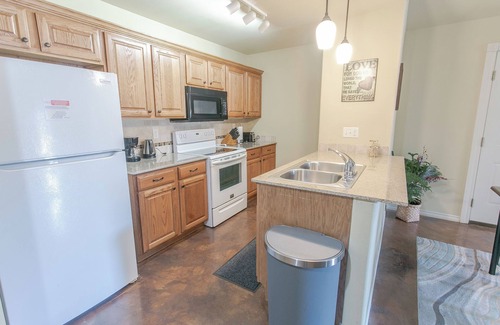 Lawton House | Comfy 2BR 4 Beds Home Near Fort Still