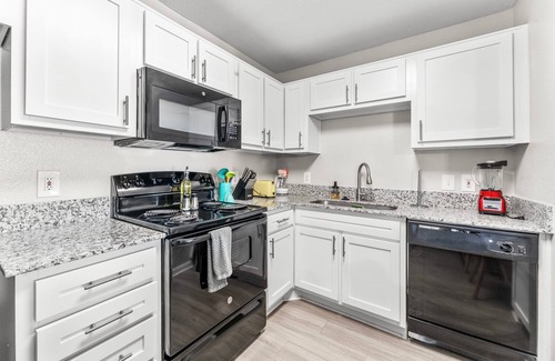 Pleasant Valley Apartment | Comfy 2BR King Suite w Gym Pool Close to DT