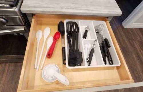 Lackawanna House | Comfy 3BR 6min drive Downtown Harbor Center, Buffalo Bills fan favorite.