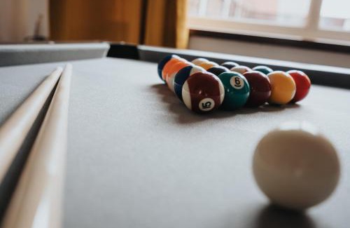 Clayton House | Comfy 3BR Home - Pool Table - Games - Sleeps 8