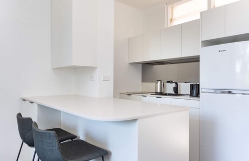 North Sydney Apartment | Comfy Balcony Studio near Parks, Shopping & Dining