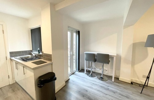 Birkenhead House | COMFY BEDS – EMERGENCY HOUSE