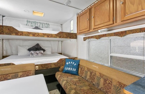 Corona House | Comfy Camper--Group, Family, Kid, & Pet-Friendly