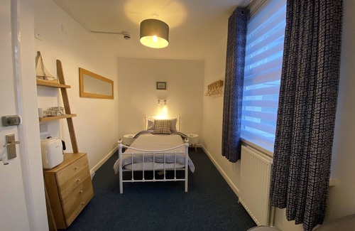 Babbacombe Bed & Breakfast | Comfy & Cosy Room by the Sea