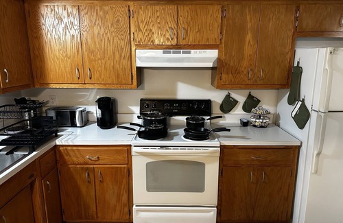 Milwaukee House | Comfy Cozy Casa in Milwaukee, WI